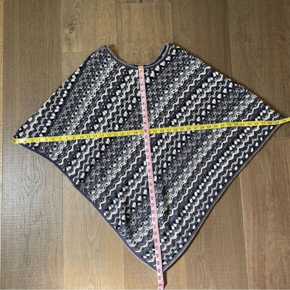 Vintage Zozo Open Knit Poncho Reversible Women's Pullover Sweater (Size S/M) - Picture 11 of 12